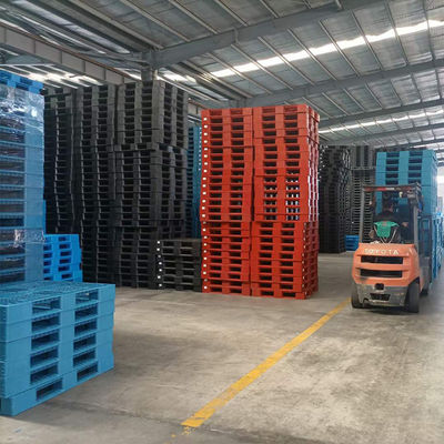 % 100 Bakire Malzeme Hijyenik Plastik Palet 1100 * 1100mm Ağır Hizmet Tipi Çelik Takviyeli